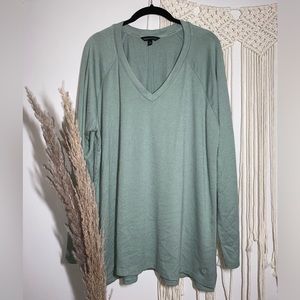 Long Sleeve V-neck Top from Banana Republic💚